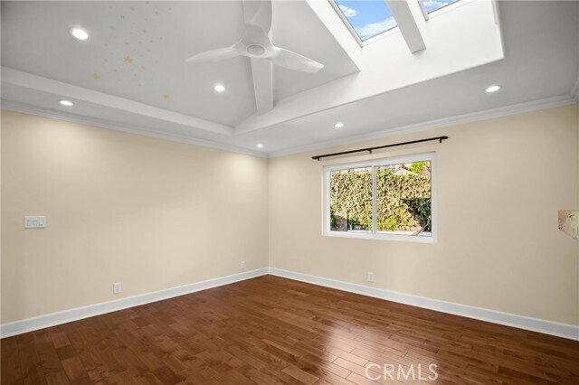 Building Photo - 714 N Juanita Ave