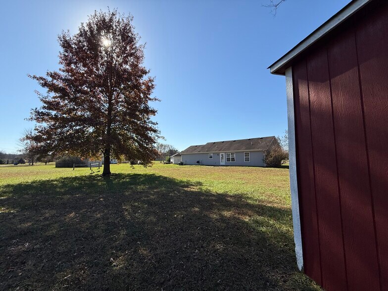 Building Photo - 406 Silver Lakes Ct