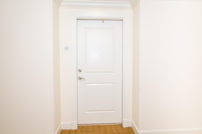 Building Photo - 511 SE 5 Ave