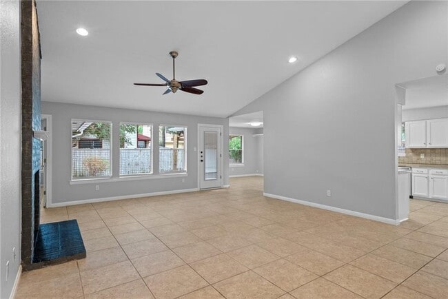 Building Photo - 1904 Dayflower Trce