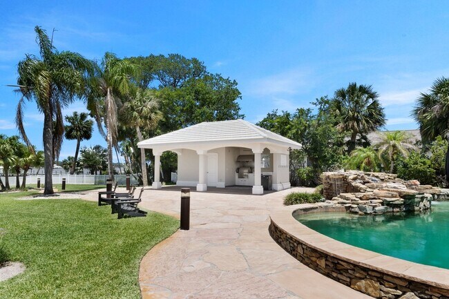 Building Photo - 626 Riverside Dr