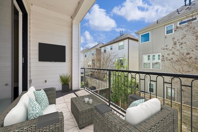 Building Photo - 2016 Covent Garden Station