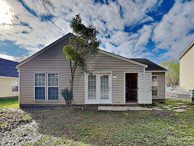 Building Photo - 8623 Treyburn Dr