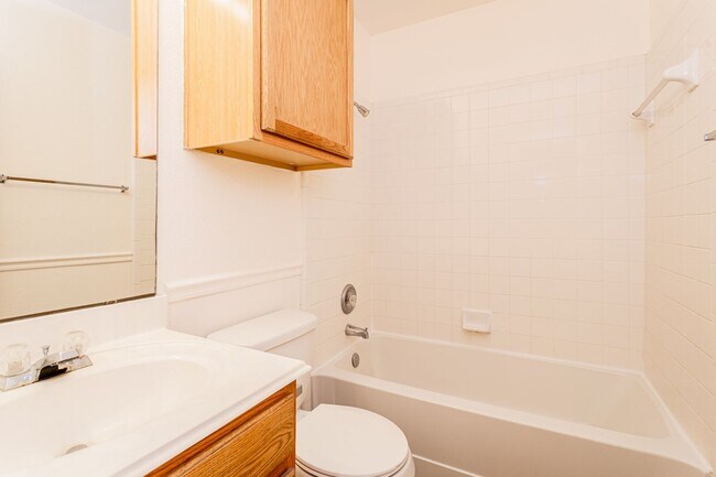 Building Photo - Charming 3-Bedroom, 2-Bath Single-Family Home