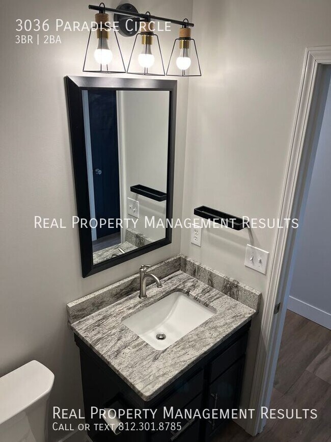 Building Photo - 3036 Paradise Circle