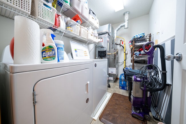 Building Photo - 10803 Kingsfield Ln