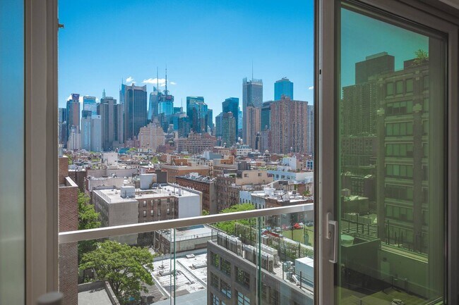 Building Photo - 547 W 47th St