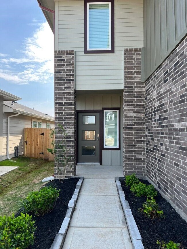 Building Photo - 12819 Heddington Grv Ln