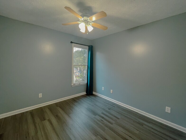 Room 2 - 330 Fountainmist Trail