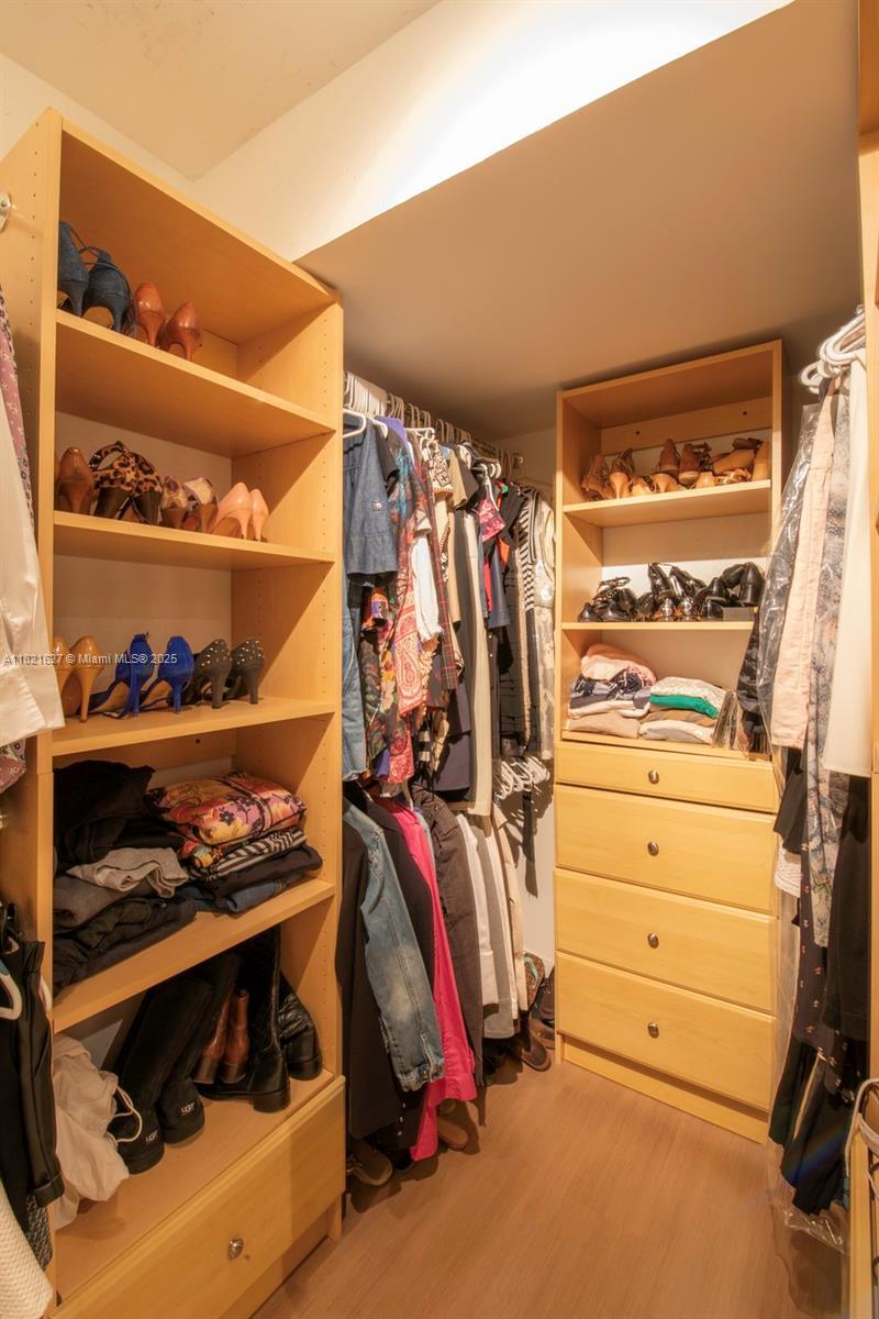 Building Photo - 1627 Brickell Ave