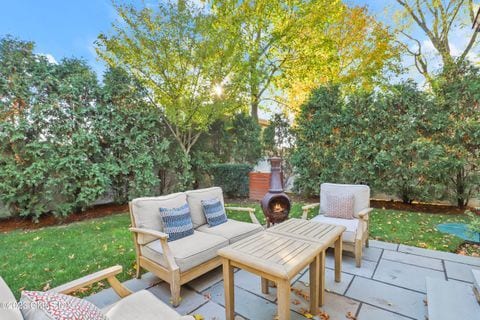 Building Photo - 39 Woodland Dr