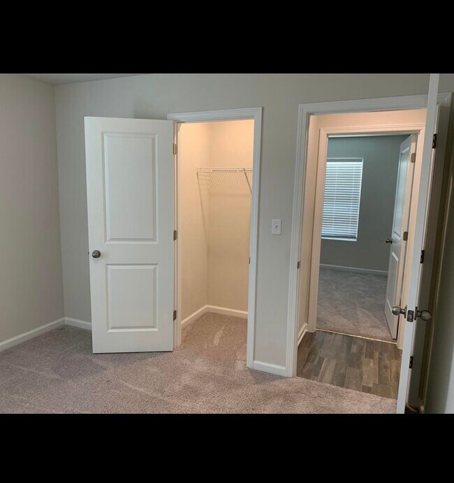 Building Photo - 103 Cora Rd