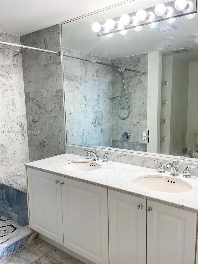 Building Photo - 2501 Douglas Rd