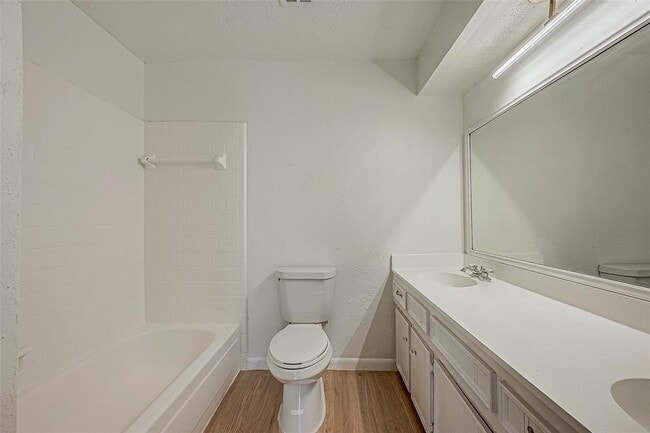 Building Photo - 10806 Silkwood Dr