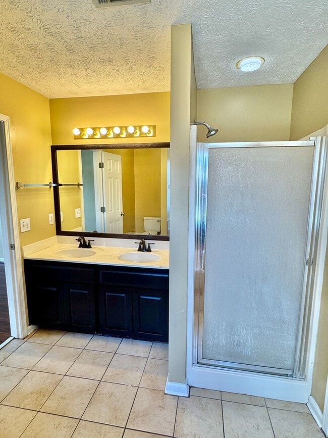 Building Photo - Modern 3-Bedroom Beauty in East Montgomery