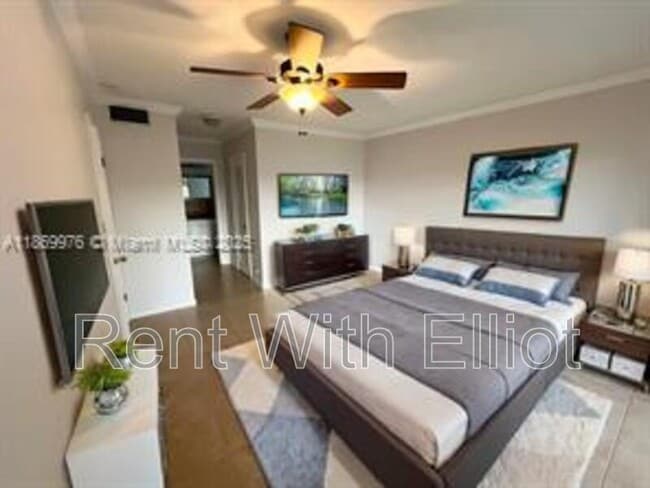 Building Photo - 2223 Park Ln