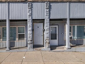 Building Photo - 2422 1/2 S 16th St