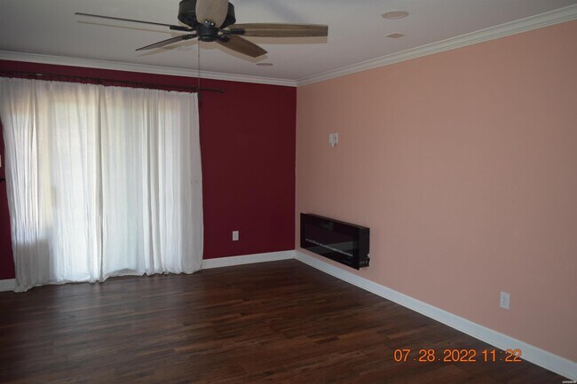 Building Photo - 1100 Woodlawn Ave