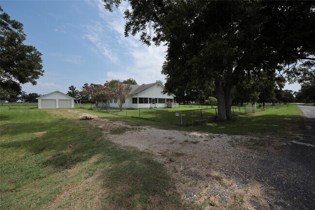 Building Photo - 3289 Co Rd 158
