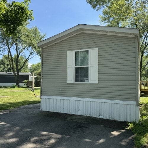Building Photo - 27 Crestwood Dr