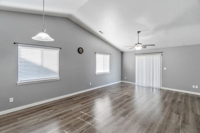 Building Photo - Single Family Home In Airway Heights!!