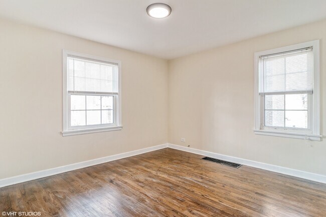 Building Photo - 4249 W Nelson St