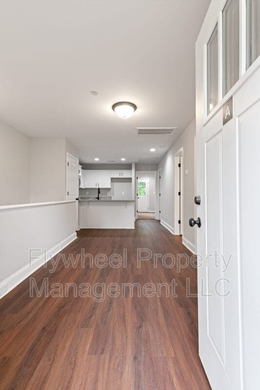 Building Photo - 2645a Bell St