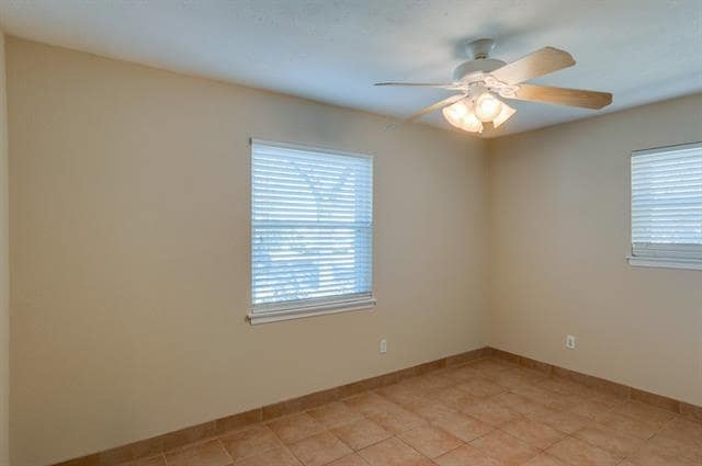 Building Photo - 611 Johns Dr