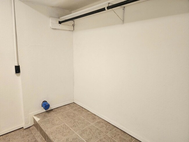 Building Photo - 905/907 N Ave K - duplex