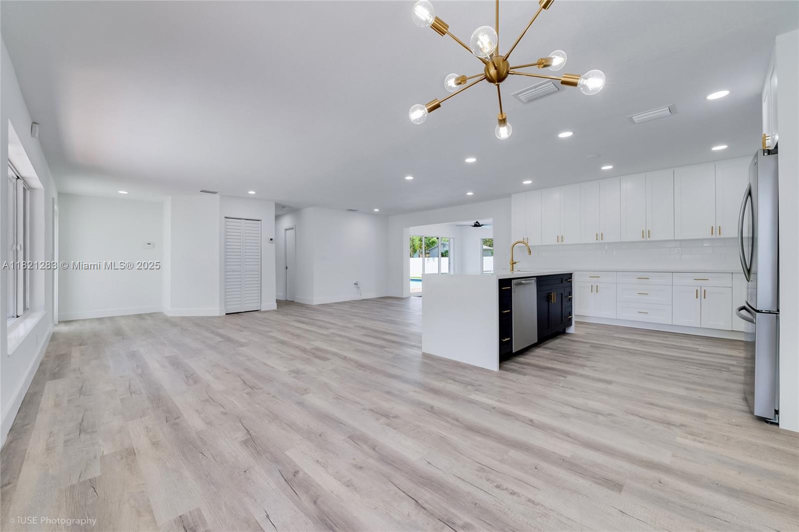 Building Photo - 6250 SW 62nd Pl