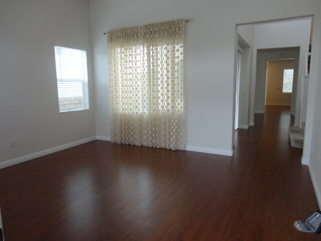 Building Photo - Beautiful 5 + 3 Castaic Home Loft/Office Area