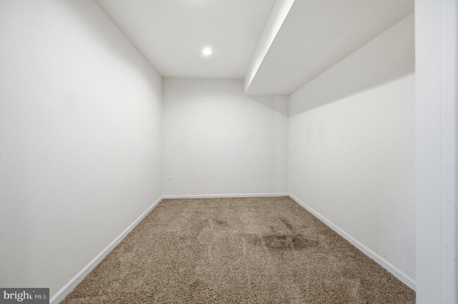 Building Photo - 24267 Purple Finch Dr