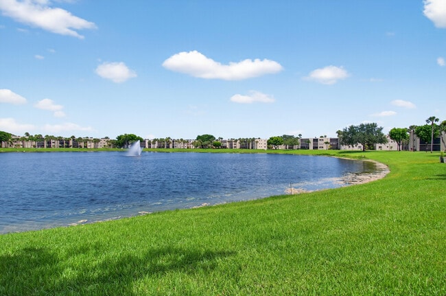 Building Photo - 5250 Las Verdes Cir