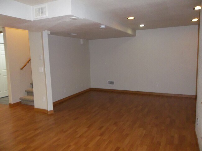 Building Photo - Comfort & Space in Fort Collins – 5BR Home...