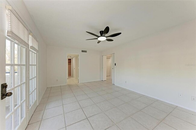 Building Photo - 835 S Osprey Ave