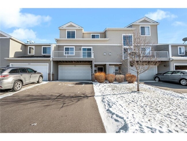 Building Photo - Awesome otesgo property for lease, 3 beds 2 baths, updates through-out!