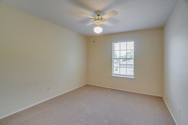 Building Photo - 17202 Ardisia Dr