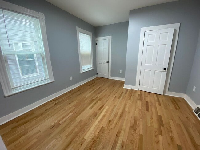 Building Photo - 36 Bright St