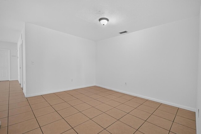 Building Photo - 5732 SW 162nd Pass