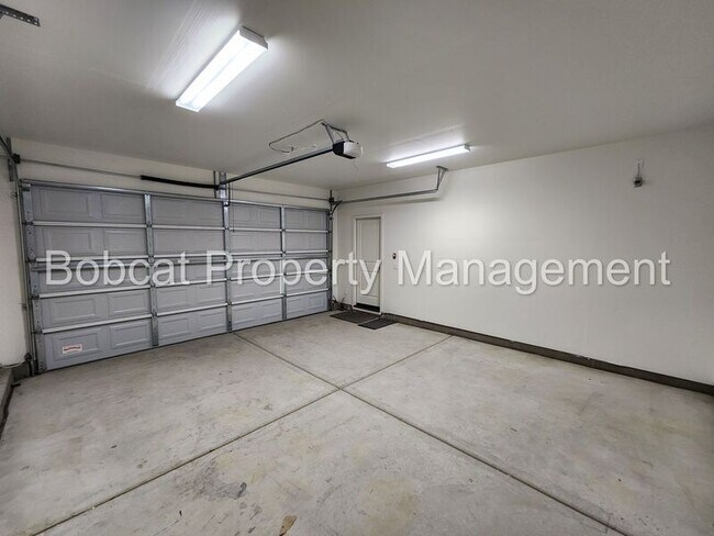 Building Photo - 3487 E Garden St