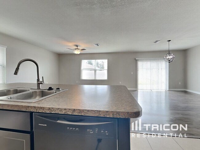 Building Photo - 10111 Mangrove Well Rd