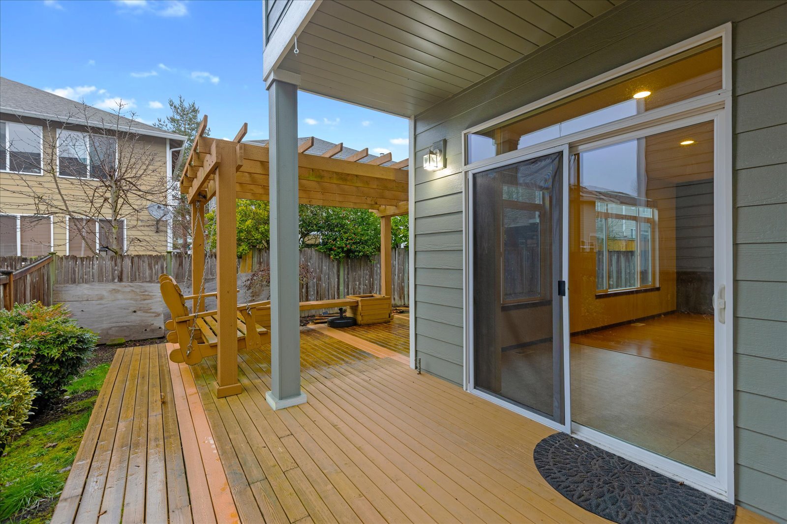 Building Photo - 5926 SE 2nd Ct