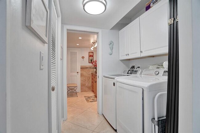 Building Photo - 3430 Galt Ocean Dr