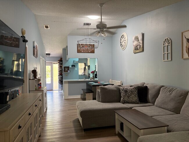 Building Photo - 746 N Jefferson Ave