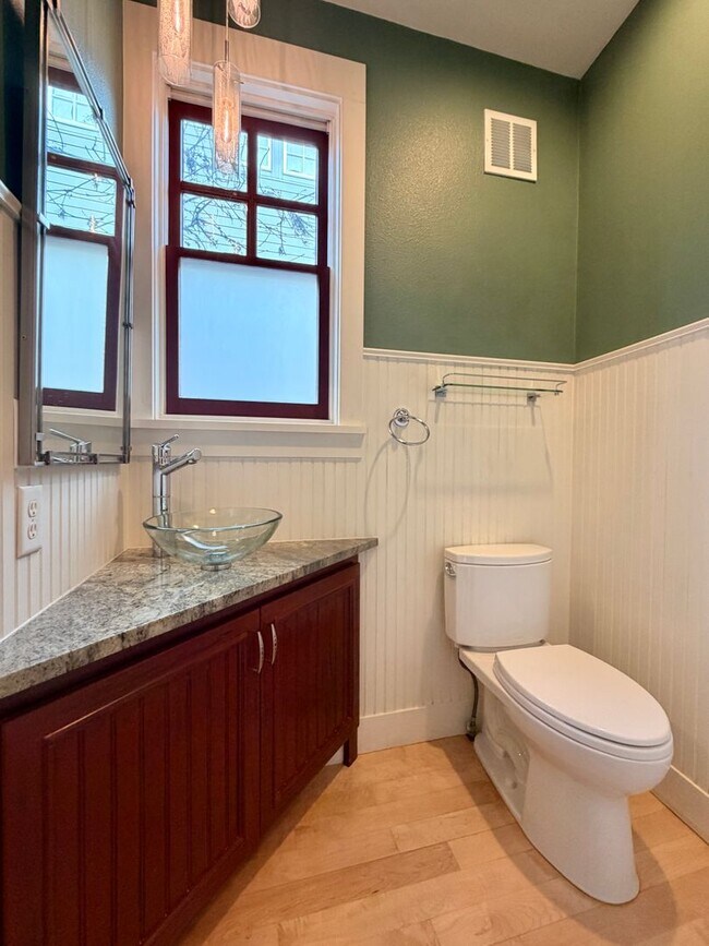 Building Photo - ABSOLUTELY BEAUTIFUL 4-Bedroom Townhome in the Highly Sought-After Prospect Neighborhood!