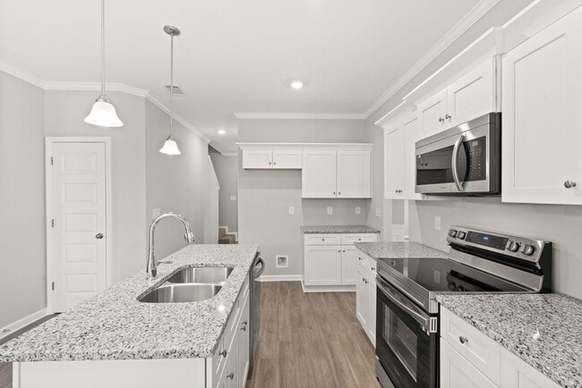Building Photo - North Paulding High School - 4 bedrooms/2....