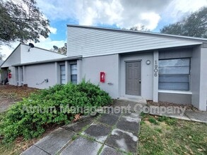 Building Photo - 1906 Crystal Grove Dr