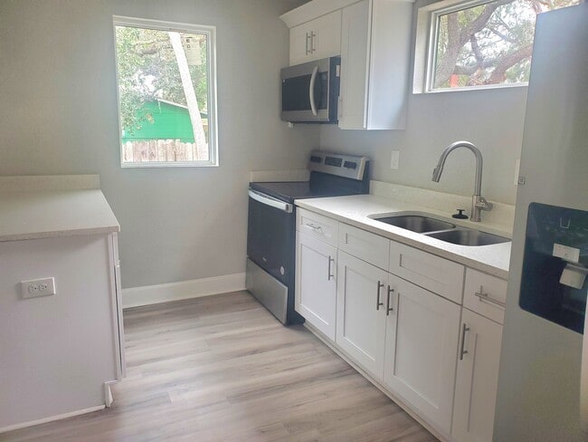 Building Photo - 3471 15th Ave S