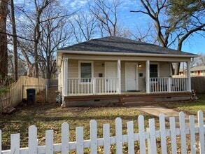 Building Photo - Victor Duplex