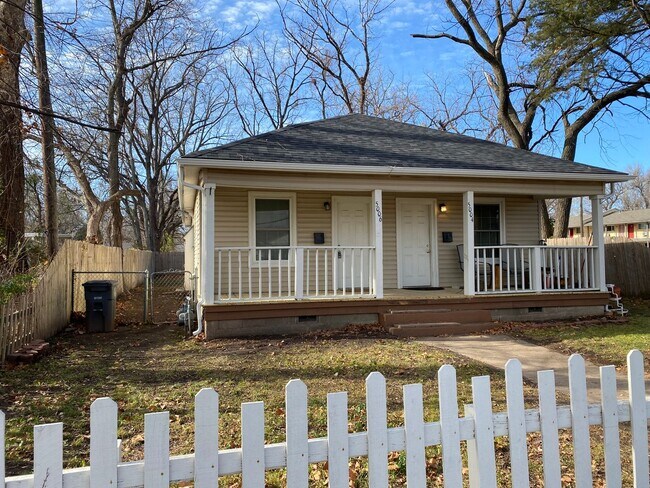 Primary Photo - Victor Duplex